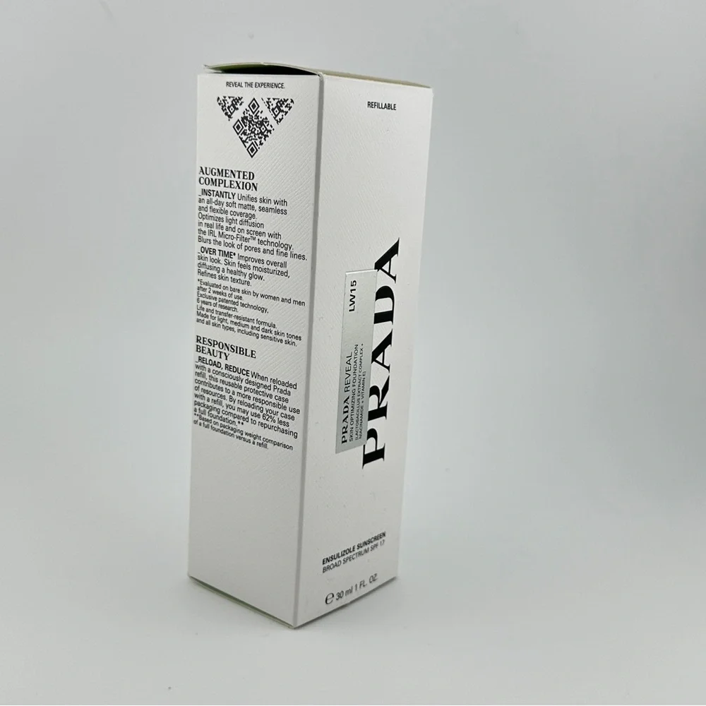 🆕 PRADA - Reveal Skin-Optimizing Refillable Soft Matte Foundation in LW15 NIB